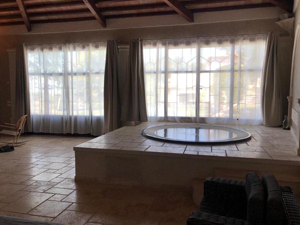 Le Pool House - Private Jacuzzi - Mas Des Sous Bois Otel Ventabren Dış mekan fotoğraf