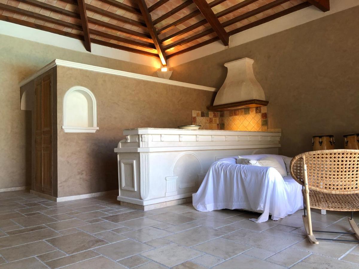 Le Pool House - Private Jacuzzi - Mas Des Sous Bois Otel Ventabren Dış mekan fotoğraf